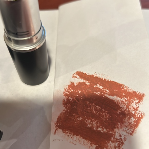Mac Modesty lipstick with box - Picture 4 of 4